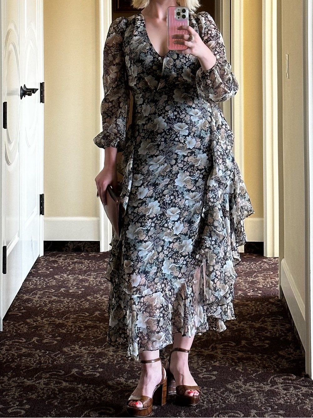 ASTR Raleigh Long-Sleeve Floral Midi Dress